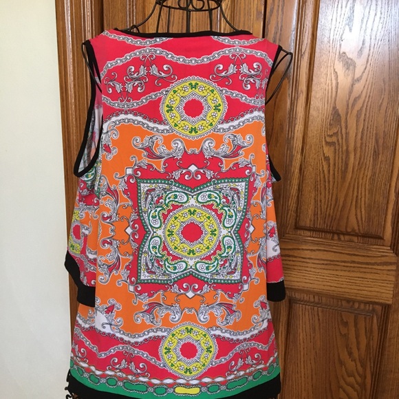 Susan Graver Adorable Print Cold Shoulder Top XS - Picture 2 of 6